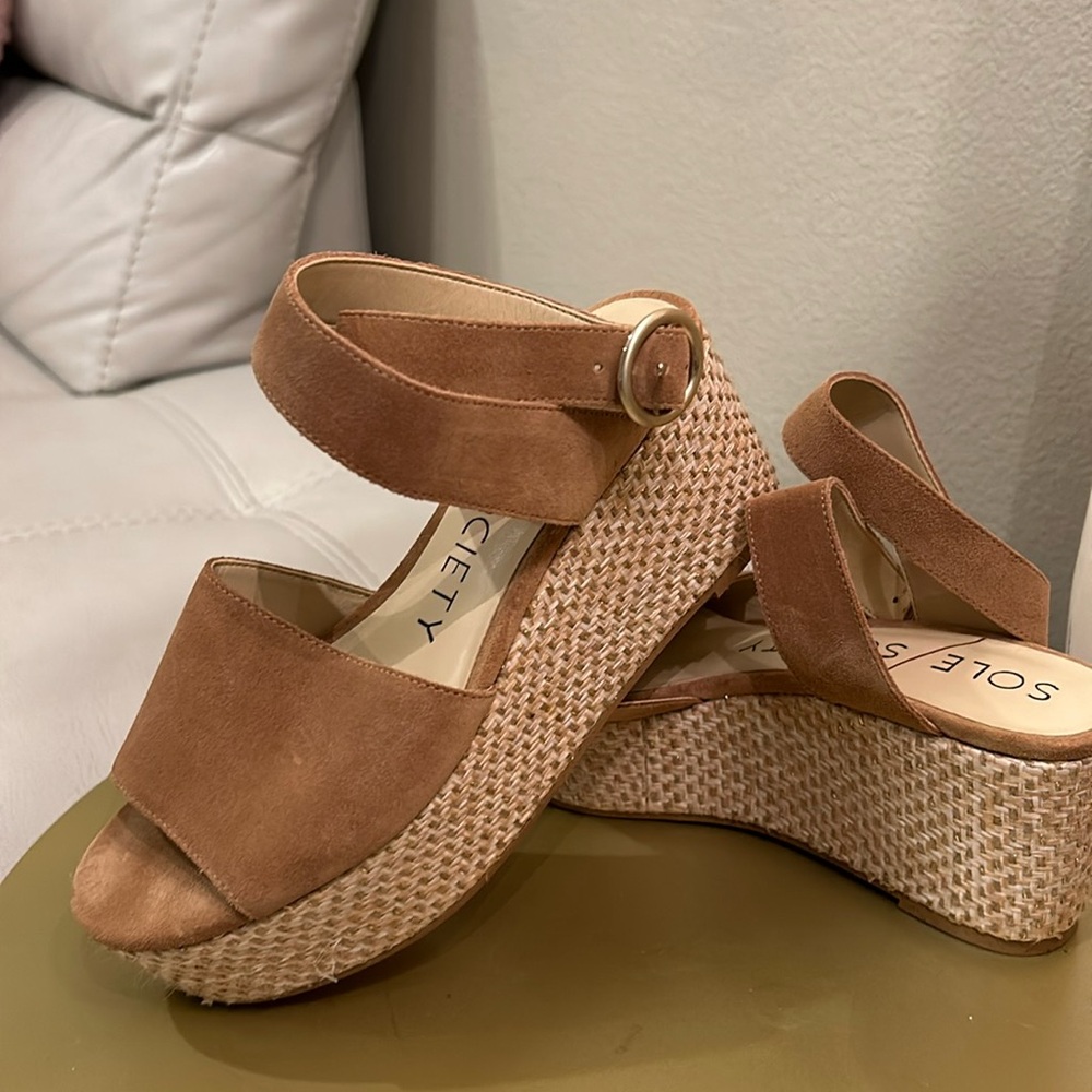 Suede platform sandals